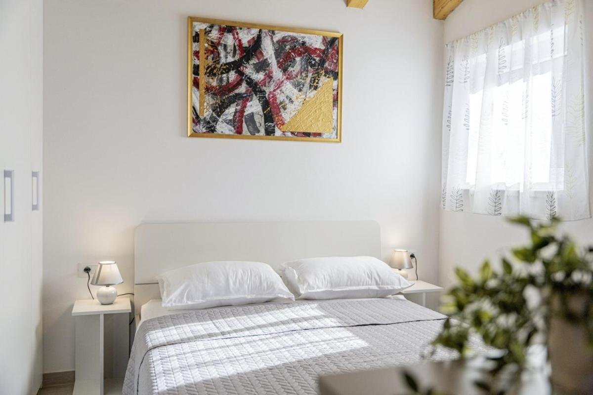 Modean In Pula - Haus Fuer 2-3 Personen Villa Екстериор снимка